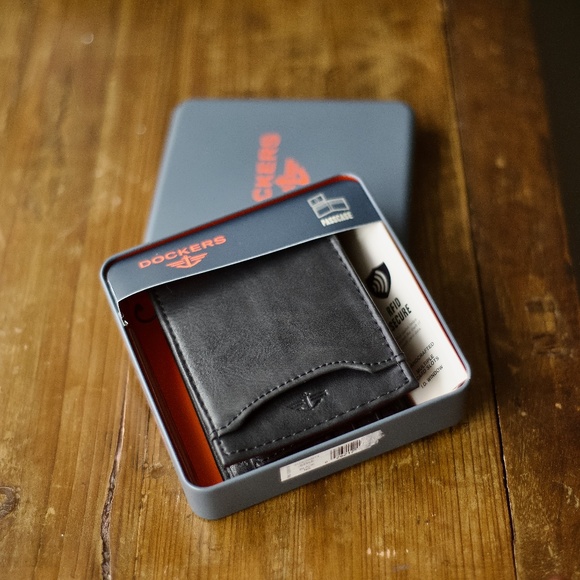 Dockers Bifold Black Leather Wallet - Picture 7 of 9